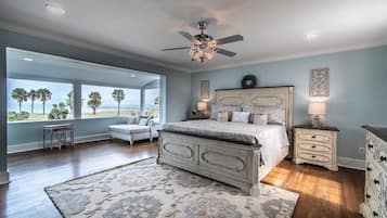 8 bedrooms, desk, iron/ironing board, travel cot