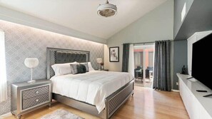 8 habitaciones, escritorio y tabla de planchar con plancha 
