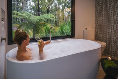 Premium Spa Bower - Premium Spa Bower for a couple