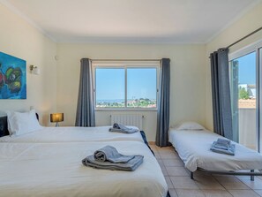 5 bedrooms, desk, iron/ironing board, WiFi - Vacation home Carmen by Interhome (Albufeira)