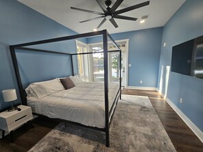 4 bedrooms, desk, iron/ironing board, travel crib - Brand New Lakefront Home with Unbeatable Lake Views Close to Everything! (McHenry)