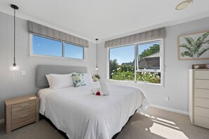 3 habitaciones, escritorio, tabla de planchar con plancha y wifi 