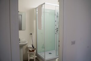 Free toiletries, hair dryer, slippers - Boccadoro Rooms  (Mozzecane)