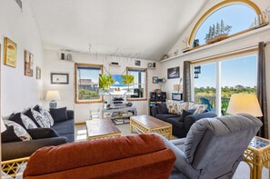 تلفزيون، كُتُب