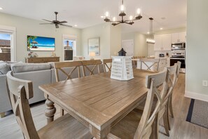 Dining - Serene 3BR Retreat Steps from Corolla Beach (Corolla)