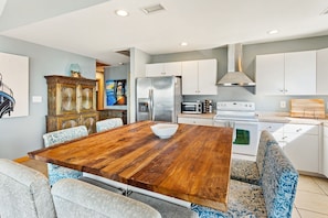 Fridge, microwave, oven, stovetop - Duck Days: Heart of Duck,Pier, Sound Views (Duck)