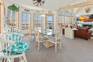 Dining - Carpe Diem Corolla OBX  Pool HotTub (Corolla)