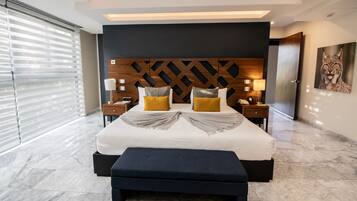 7 soverom, skrivebord, wi-fi (inkludert) og sengetøy