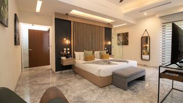 7 bedrooms, desk, free WiFi, bed sheets