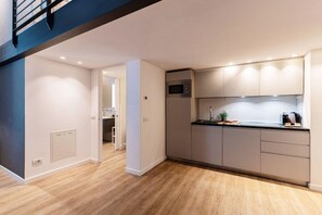 Fridge, microwave, oven, stovetop - 09 Grimoldi Visconti - My Home in Como (Como)