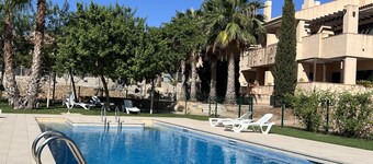 Apartamento 'El Oasis Martinica 4 2 B' con vistas a la montaña, Wi-Fi y aire acondicionado.