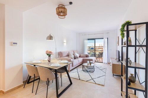 Apartment 'El Oasis Martinica 4 2 A' with Mountain View, Wi-Fi and Air Conditioning