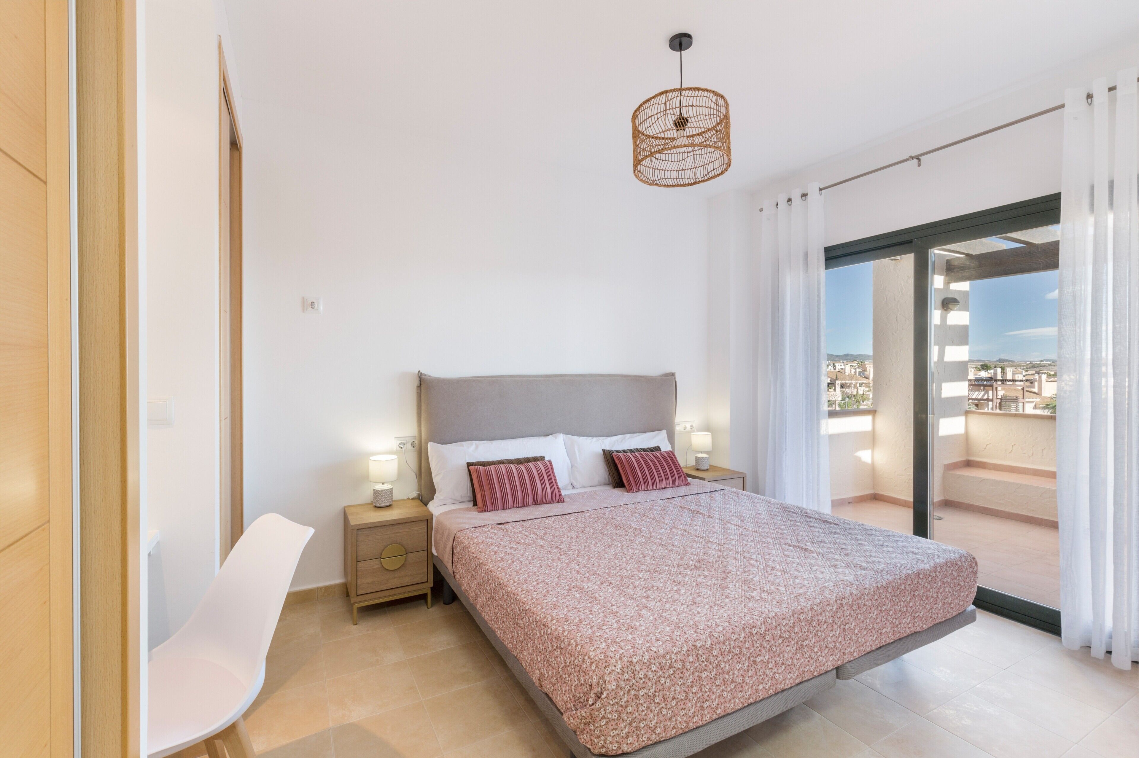 2 slaapkamers, een strijkplank/strijkijzer, gratis wifi, beddengoed