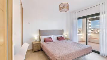 2 slaapkamers, een strijkplank/strijkijzer, gratis wifi, beddengoed