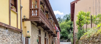 Holiday Home 'Casa Raymonde' with Mountain View, Balcony and Wi-Fi