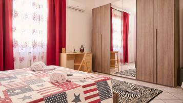 2 bedrooms, iron/ironing board, free WiFi, bed sheets