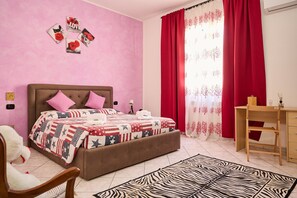 2 chambres, fer et planche à repasser, Wi-Fi gratuit, draps fournis