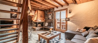 Apartment "Chalet - Le Caribou" with Mountain View, Balcony & Wi-Fi