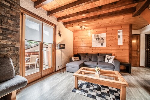 Apartment "Chalet - Le Caribou" with Mountain View, Balcony & Wi-Fi