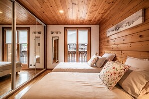 4 bedrooms, iron/ironing board, free WiFi, bed sheets - Apartment "Chalet - Le Caribou" with Mountain View, Balcony & Wi-Fi (Morzine)