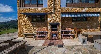 Holiday Home 'El Pongallin' with Lake Views, Private Terrace and Wi-Fi