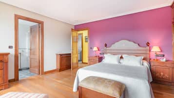 5 slaapkamers, een strijkplank/strijkijzer, gratis wifi, beddengoed