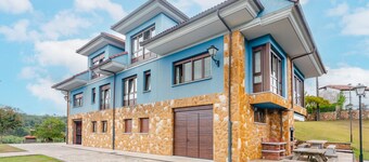 Maison de vacances 'El Pongallin' avec vue sur le lac, terrasse privée et Wi-Fi