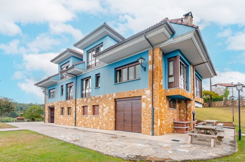 Holiday Home 'El Pongallin' with Lake Views, Private Terrace and Wi-Fi