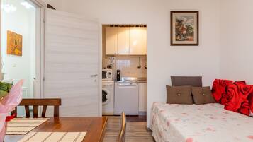 1 camera, ferro/asse da stiro, Wi-Fi gratuito, lenzuola