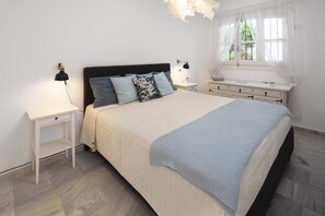 2 slaapkamers, een strijkplank/strijkijzer, gratis wifi, beddengoed