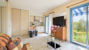 TV, DVD player, stereo