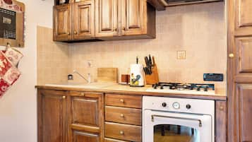 Refrigerador, horno, parrilla de estufa y lavavajillas