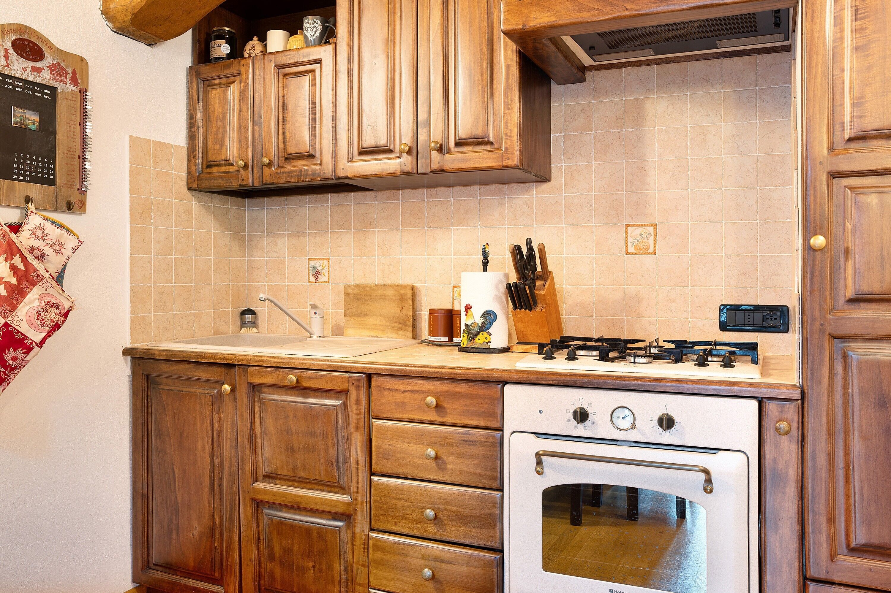 Refrigerador, horno, placa de cocina, lavavajillas