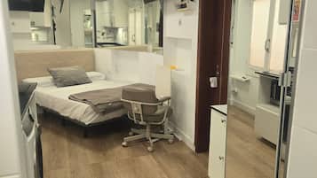 1 bedroom, free WiFi, bed sheets