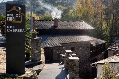 Chalet 'Rio Cabrera' with Private Terrace and Wi-Fi