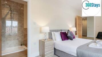 2 bedrooms, iron/ironing board, free WiFi, bed sheets