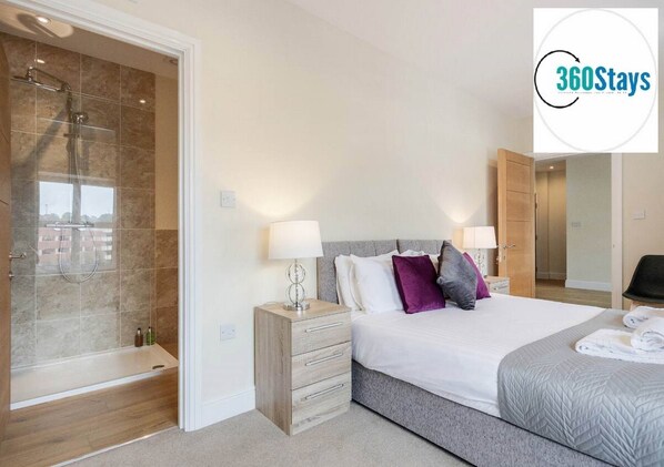 2 عدّة غرف نوم ومكواة/لوح كي وواي فاي مجانًا وملاءات أسرّة