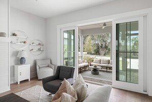 TV, fireplace, stereo