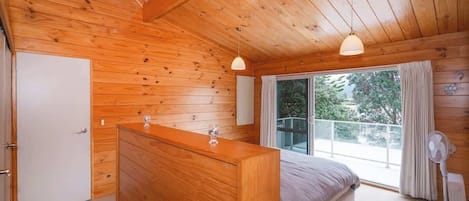 6 bedrooms, free WiFi