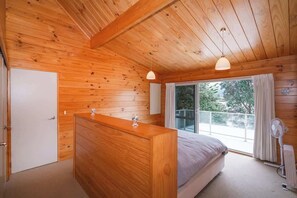 5 bedrooms, free WiFi