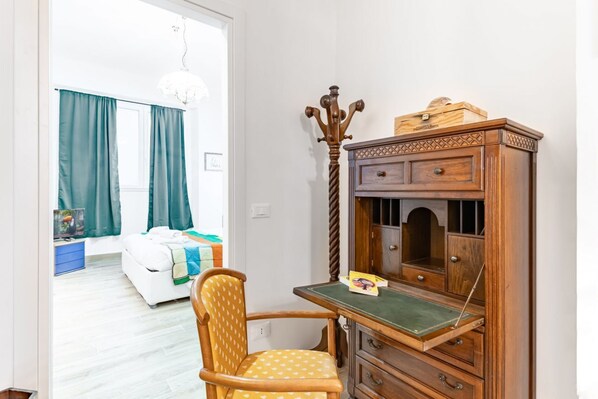 1 chambre, fer et planche à repasser, Wi-Fi, literie fournie