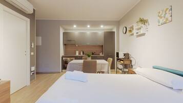 Bügeleisen/Bügelbrett, WLAN, Bettwäsche