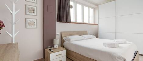 1 bedroom, iron/ironing board, WiFi, bed sheets