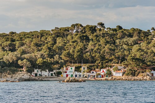 Charming House One Minute from the Sea in Palamós 🌊🌿