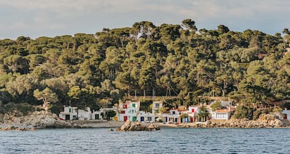 Charming House One Minute from the Sea in Palamós 🌊🌿