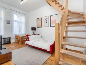 2 bedrooms, iron/ironing board, WiFi, bed sheets - Park Strzelecki Two-Level Apartment (Kraków)