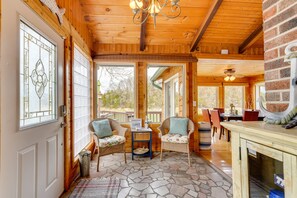 Interior - 'Duck and Bug's Cabin' on Boone Lake w/ Boat Dock! (Piney Flats)