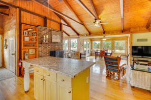 Interior - 'Duck and Bug's Cabin' on Boone Lake w/ Boat Dock! (Piney Flats)