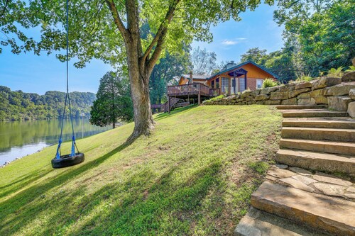 'Duck and Bug's Cabin' on Boone Lake w/ Boat Dock!