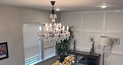 Beautiful Livingston Cozy 3-bedroom condo with WiFi, AC